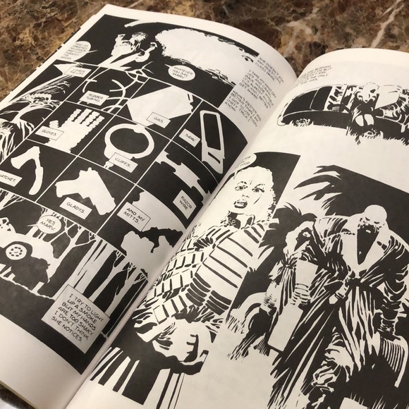 Sin City by Frank Miller, Paperback Book good used condition - Picture 10 of 12